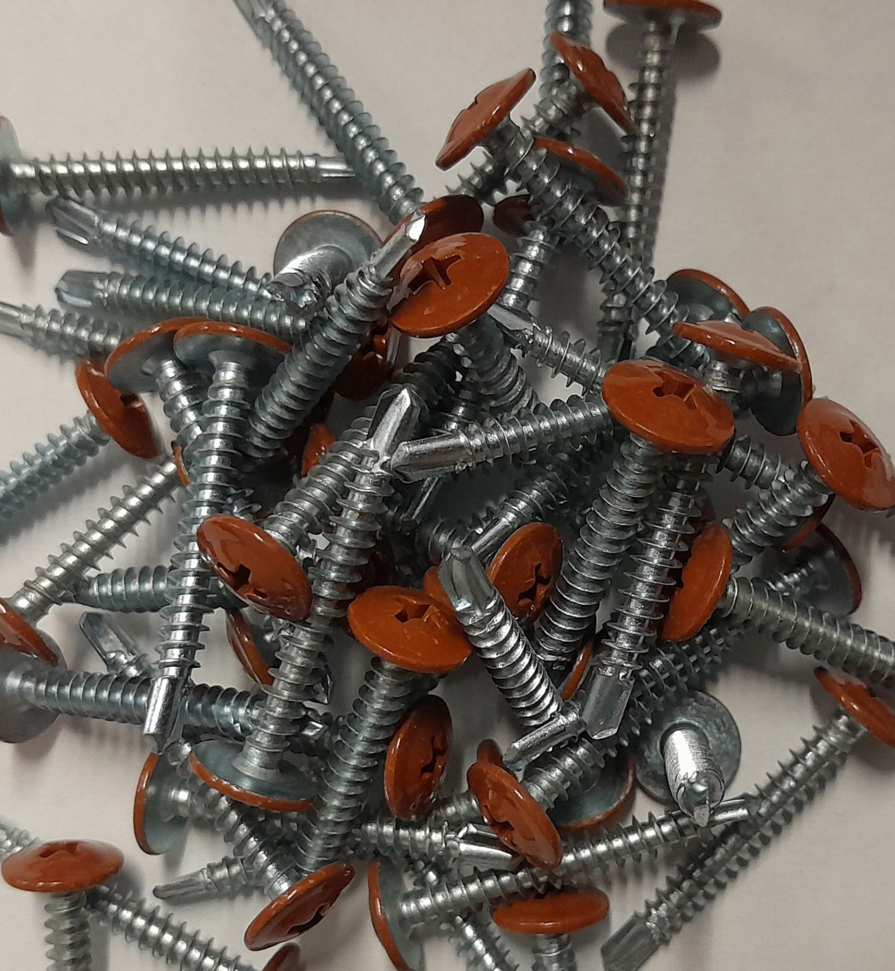 Opel csavar festett 4,2*32 RAL 8004 termék fő termékképe